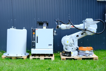 ABB IRB 4600-45/2.05 + IRC5 Jahr 2018 Industrieroboter + Base, ohne Bedienpanel