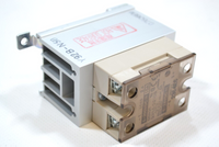 Omron G3NA-D210B-UTU + Y92B-N50 Solid State Relay SSR Halbleiterrelais