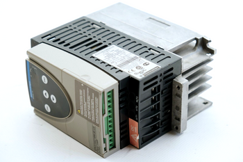 Telemecanique Altivar 11 ATV11HU18M2E320 Als Ersatzteil / Defekt