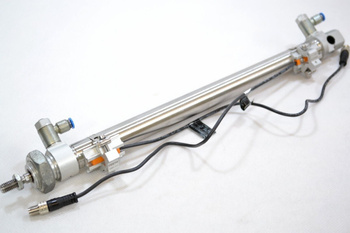 Festo DSNU-20-250-PPS-A (559279) ISO cylinder + 2 x IFM proximity sensors