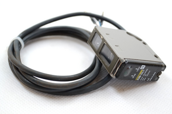 Omron E3S-CL1 Photoelectric Sensor