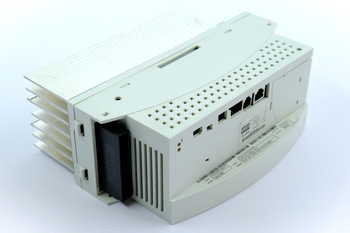 KUKA / Lenze KSD1-16 | 00-105-350 | E93DA552I4B531 Servo Drive Module