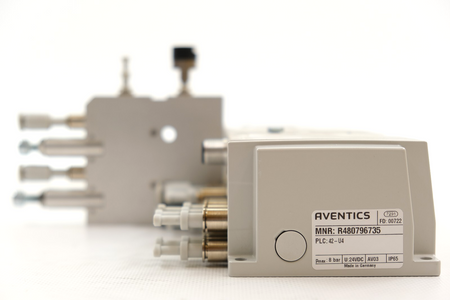 Aventics PLC: 42-U4 R480796735 x 1 + AES-D-BC-ECAT R412018225 Układ pneumatyczny