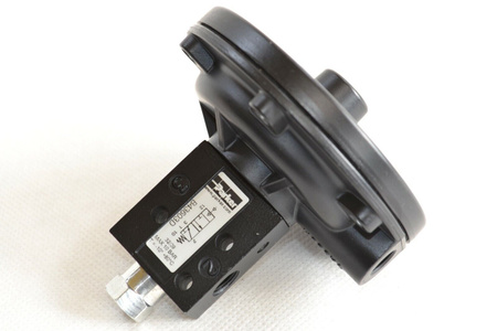 Parker B43603D Poppet Valve NEW! NEW!