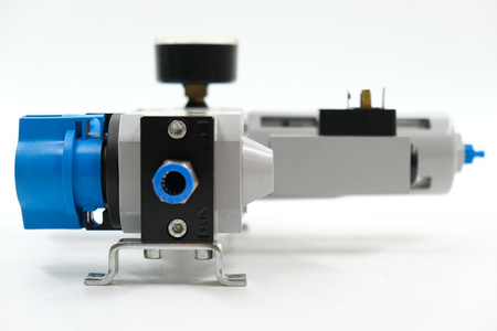 Festo LFR-D-MIDI + FRM-D-MIDI + PEV-1/4-B-OD + HE-D-MIDI Filter regulator