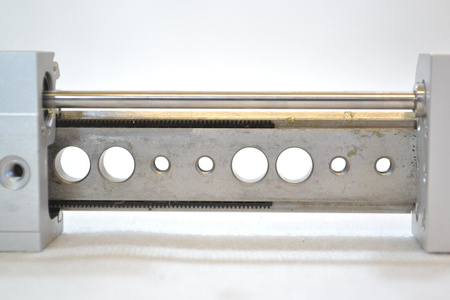 Festo DGSL-8-80-P1A (543937) Mini siłownik suwakowy + 2 Czujniki zbliżeniowe