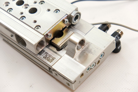 Aventics MSC-DA-012-0020-HG-EE-EE-02-M-S-0-0-ACC | R412019191 + 2 Sensoren