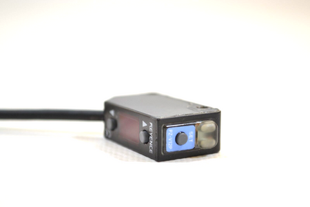 Keyence PZ-V12P Photoelectric Reflective Sensor