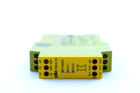 Pilz PNOZ x5 2s (774325) Safety relay