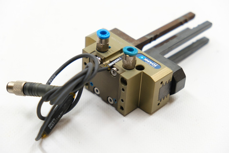 SCHUNK PGN+50-1 (371099) Universal gripper with sensor