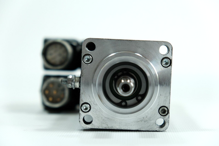 ELAU SH055/80005/0/0/00/00/00/00/00 id: 65011102-001 Servomotor (Schneider)