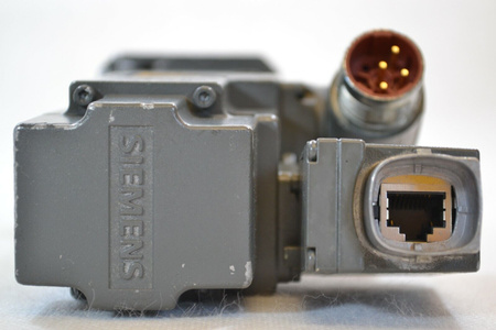 Siemens 1FK7022-5AK71-1LG5-Z Z=J03 servo motor