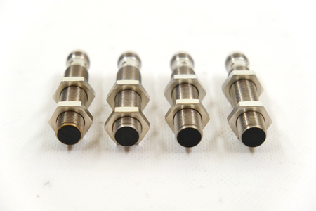 Balluff BES0068 | BES M12MI-PSC40B-S04G Satz mit 4 Induktiver Sensoren