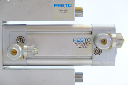 Festo FEN-32-25-KF (19171) + DNC-32-25-PPV-A (163305) Führungszylinder