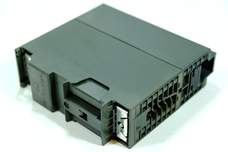 Siemens 6ES7 322-1BL00-0AA0 | 6ES7322-1BL00-0AA0 SIMATIC S7-300 Digitalausgabe