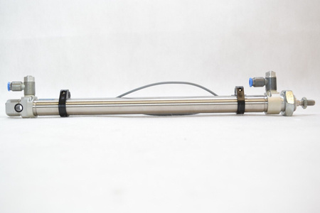 Festo DSNU-20-250-PPV-A (19243) ISO cylinder + 2 x proximity sensors