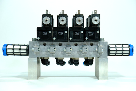 Festo VDMA 24345-C-1 + MFH-5/3G-D-1-C Zawór elektromagnetyczny x 4 Sztuki