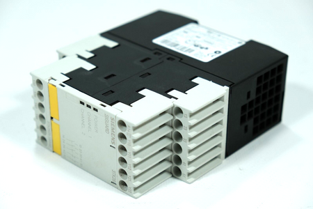 Siemens 3TK2825-1BB40 Siguard Safety Relay