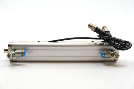 Festo ADVU-16-125-P-A (156001) Compact cylinder + 2 proximity sensors