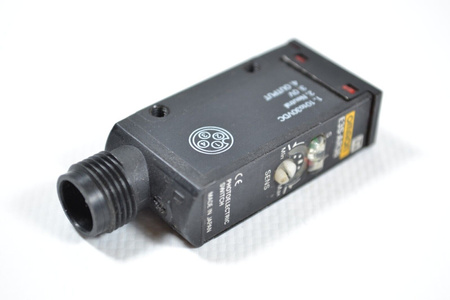 Omron E3S-AR36 Photoelectric Sensor