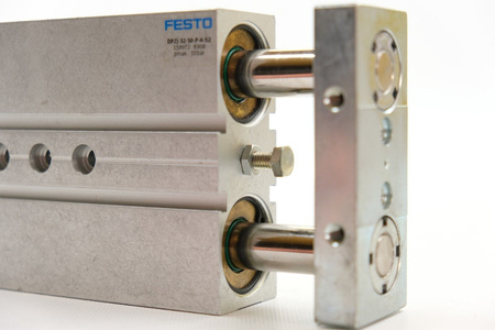 Festo DPZJ-32-50-P-A-S2 (159972) Doppelkolbenzylinder NEU!