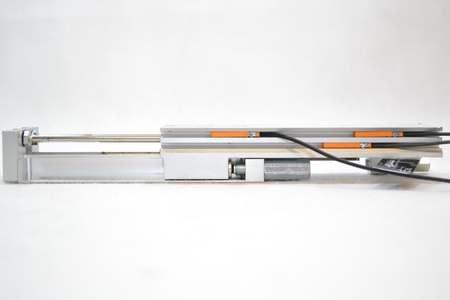 Festo SLT-10-80-P-A (170559) Mini siłownik suwakowy + 2 Czujniki zbliżeniowe IFM