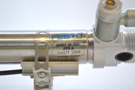 Festo DSNU-20-250-PPS-A (559279) ISO cylinder + 2 x IFM proximity sensors