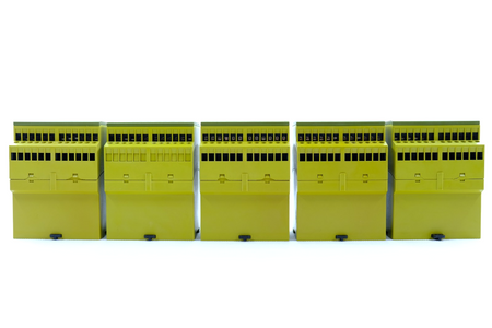 Pilz PNOZ 10 6s/4ö (774009) Safety relays set of 5 pieces