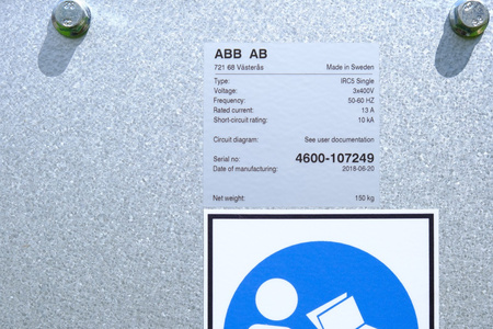 ABB IRB 4600-45/2.05 + IRC5 rok 2018 Robot przemysłowy + podstawa, bez panelu