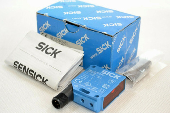 SICK WL12-3P2451 (1041448) Retro-reflective photoelectric sensor Autocollimation NEW!