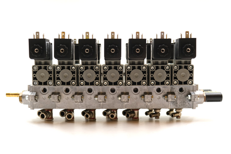 Bosch 0 820 024 026 + 6 x 0 820 024 502 Wyspa zaworowa