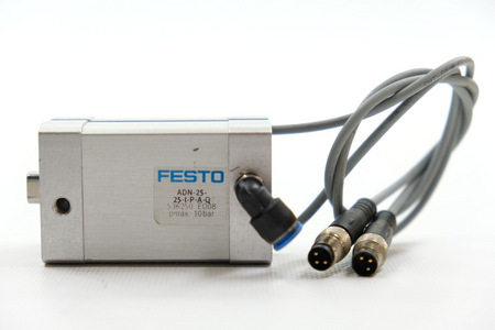 Festo ADN-25-25-I-P-A-Q (536250) Kompaktzylinder + 2 Näherungssensoren