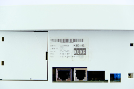KUKA / Lenze KSD1-32 | 00-105-351 | E93DA113I4B531 Servo Drive Module