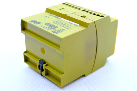 Pilz PNOZ 11 230VAC/24VDC 7s 10 (774086) Przekaźnik bezpieczeństwa, Safety relay