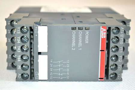 ABB C572 1SAR501032R0003 *E03* Safety control unit