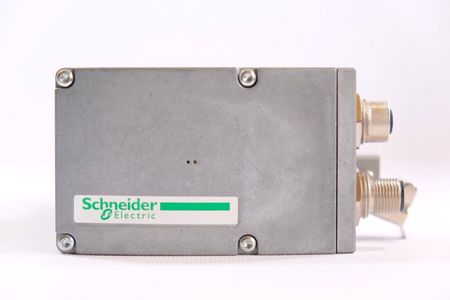 Schneider ILA1B572TC1F0 + NEUGART Ratio 1:5 servo motor