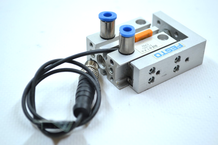 Festo SLS-6-5-P-A (170485) Mini-Schlitten + Näherungssensor
