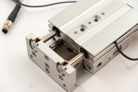 Aventics MSC-DA-012-0020-HG-EE-EE-02-M-S-0-0-ACC | R412019191 + 2 czujniki