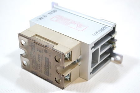 Omron G3NA-220B + Y92B-N50 Solid State Relay SSR Przekaźnik półprzewodnikowy