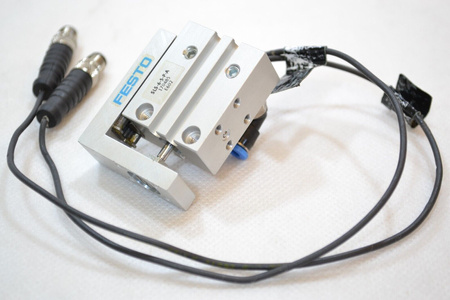Festo SLS-6-5-P-A (170485) Mini Slide Cylinder + 2 x IFM Näherungssensoren