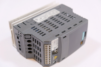 Siemens 6SE6410-2UB11-2AA0 Micromaster 410 Frequenzumrichter