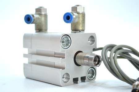 Festo ADN-32-15-I-P-A (536280) Kompaktzylinder + 2 Näherungssensoren