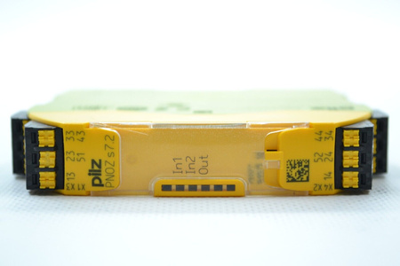 Pilz PNOZ s7.2 C 24VDC 4 n/o 1 n/c expand (751177) Expansion Module