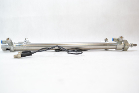 Festo DSNU-20-250-PPS-A (559279) ISO cylinder + 2 x IFM proximity sensors