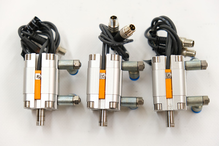 Festo ADVU-16-10-P-A (156508) Satz mit 3 Kompaktzylinder