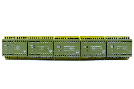 Pilz PNOZ 10 6s/4ö (774009) Safety relays set of 5 pieces