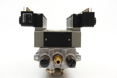 Bosch 0 820 024 026 + 6 x 0 820 024 502 Wyspa zaworowa