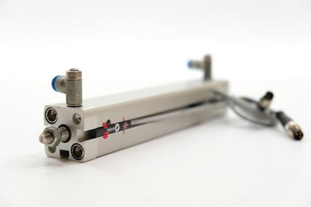 Festo ADN-16-150-A-P-A (536218) Kompaktzylinder + 2 Näherungssensoren