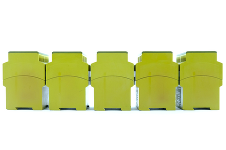 Pilz PNOZ 10 6s/4ö (774009) Satz mit 5 Sicherheitsschaltgeräte, Safety relays