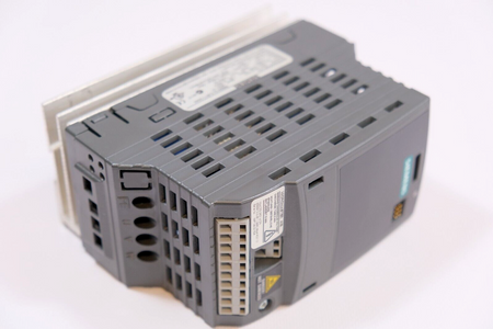 Siemens 6SE6410-2UB11-2AA0 Micromaster 410 Frequenzumrichter